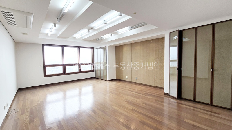 서울 용산구 이태원동 124-1 준아트빌동, 제13층 제 이태원고급아파트, 대로변 위치 주차편한 준아트빌 렌트 월세 매물번호 15803 사진 4