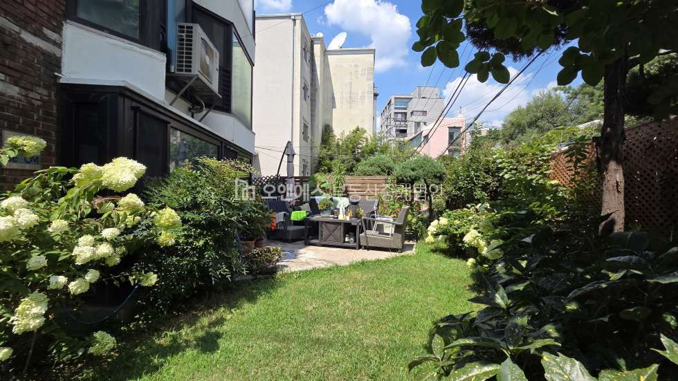 서울 용산구 한남동 312-11 (DM타운) 유엔빌리지 1층 정원세대 전세 전세 매물번호 15722 사진 2