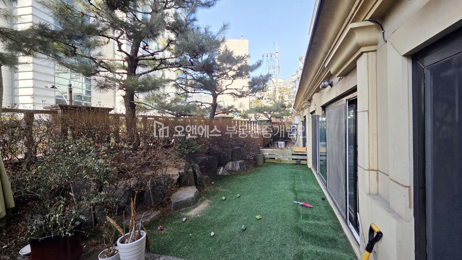 서울 용산구 한남동 26-10 UN빌리지 초입 컨디션 좋은 주택 매매 매물번호 15375 사진 9