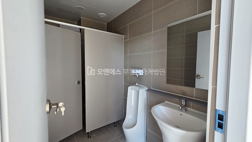 서울 용산구 이태원동 뒷동 이태원역 역세권 신축건물 루프탑 사용가능 월세 매물번호 15202 사진 8