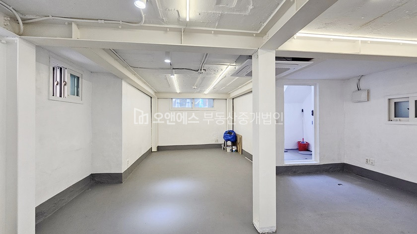 서울 용산구 이태원동 장진우거리 지하 사무실 겸 상가 임대 월세 매물번호 13575 사진 2