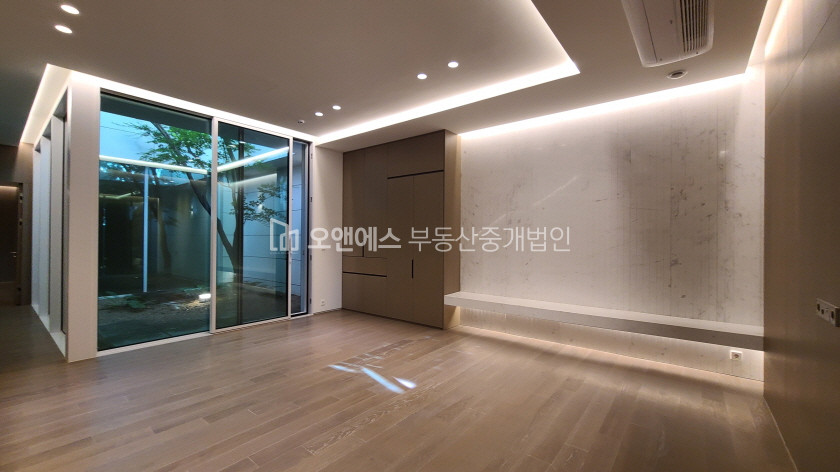 서울 용산구 한남동 11-270, L2(102호) 파노라마 한강뷰 빌라드그리움 복층세대 매매 매물번호 14743 사진 1