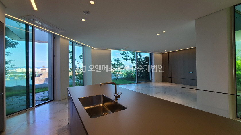 서울 용산구 한남동 11-270, L2(102호) 파노라마 한강뷰 빌라드그리움 복층세대 매매 매물번호 14743 사진 16