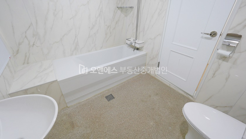 서울 용산구 한남동 유엔빌리지 수리된 화이트톤 복층빌라 전세 전세 매물번호 12707 사진 9