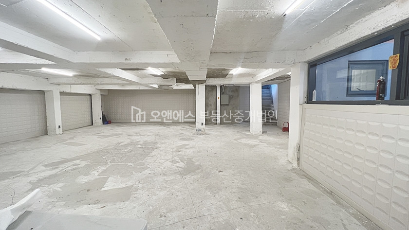 서울 중구 신당동 코너자리 가시성좋은 건물 지층 상가/사무실 월세 매물번호 12737 사진 1