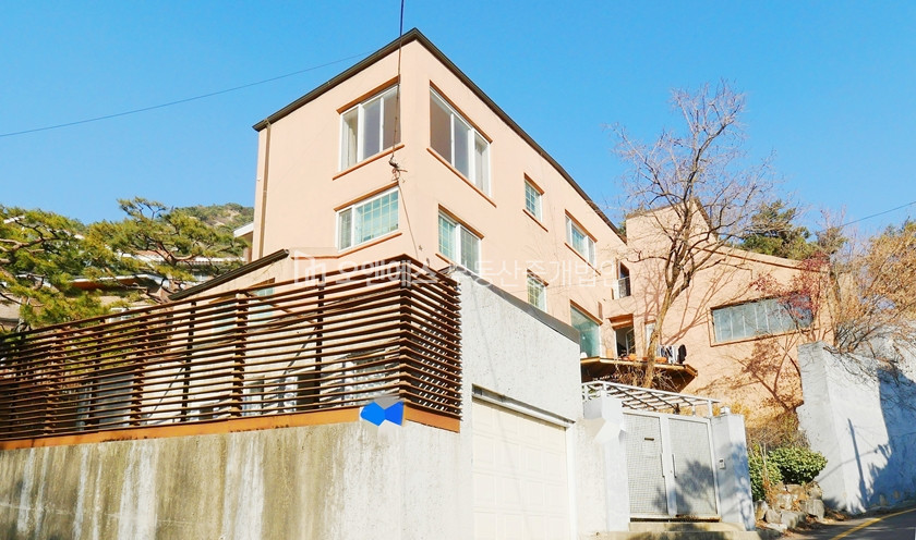 서울 종로구 평창동 숲세권 멋진 전망권을 가진 평창동 단독주택 매매 매물번호 12823 사진 2