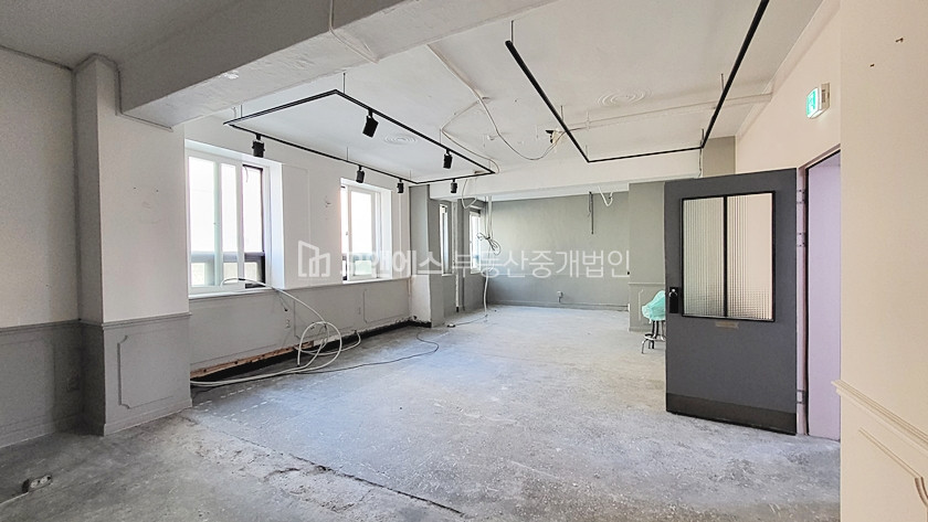 서울 종로구 창신동 동묘앞역 코너자리, 의류사무실 빈티지샵 환영 월세 매물번호 12896 사진 2