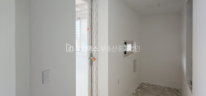 서울 중구 신당동 루푸탑 사용가능한 10평대 고층 사무실 월세 매물번호 13117 사진 1