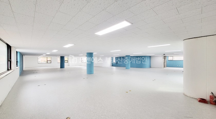 서울 용산구 이태원동 이태원로 대로변 대형평수 사무실 월세 매물번호 13141 사진 1