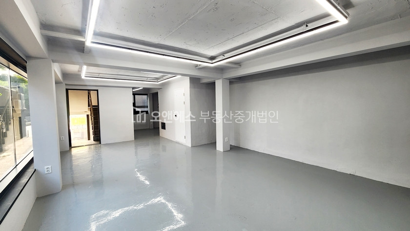 서울 용산구 이태원동 퀴논길 용산구청쪽 통임대 레이아웃 예뻐요 월세 매물번호 13225 사진 1